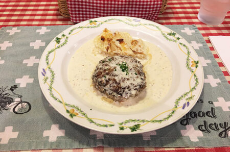 高岡市【キャセロール】全ての料理が絶品！キャセロール特製ハンバーグステーキを食す♪