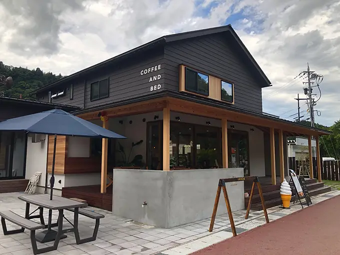 画像 LOCOMOTION COFFEE AND BED 外観